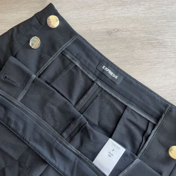 Express Sailor Shorts - Picture 2 of 2